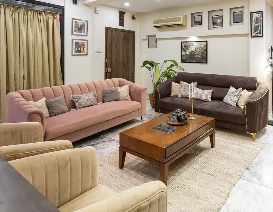 Ajmera Vann Banner 01 Mobile