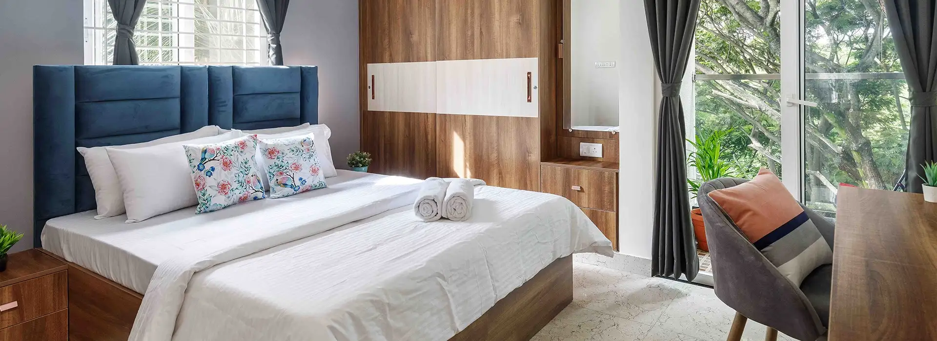 Ajmera Vann Banner 02